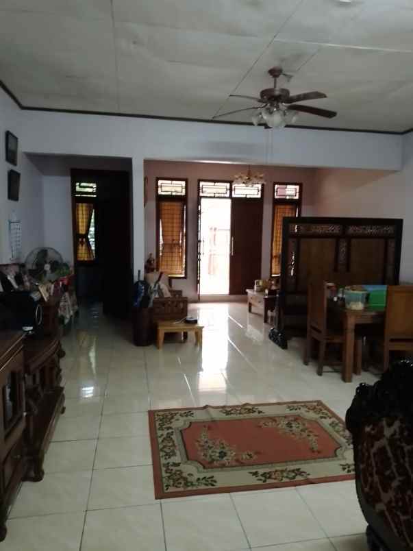 dijual rumah dijual rumah di jl maruga