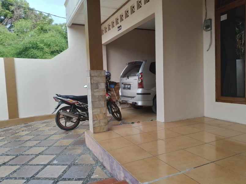 dijual rumah dijual rumah di jl maruga