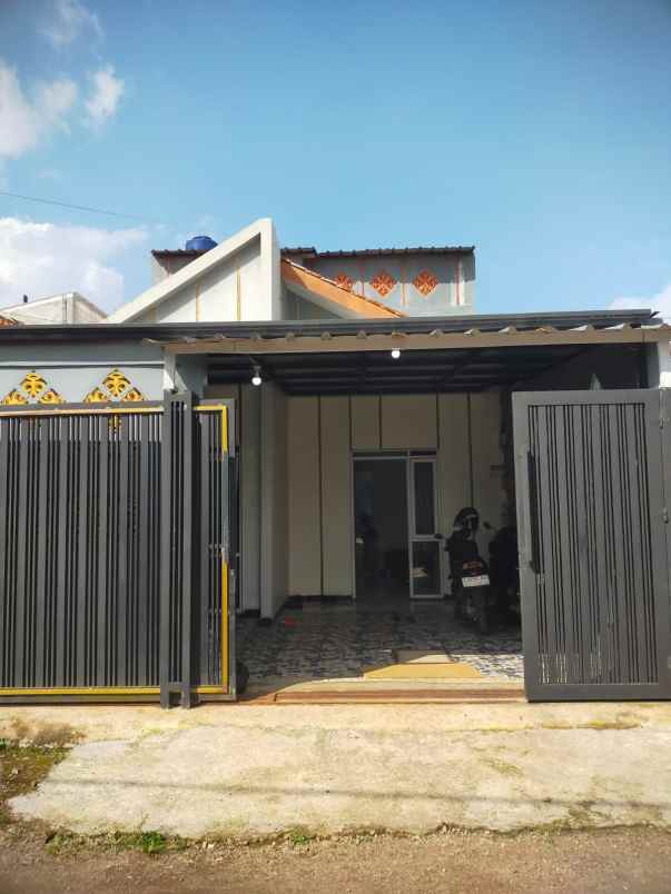 dijual rumah diover kredit perumahan