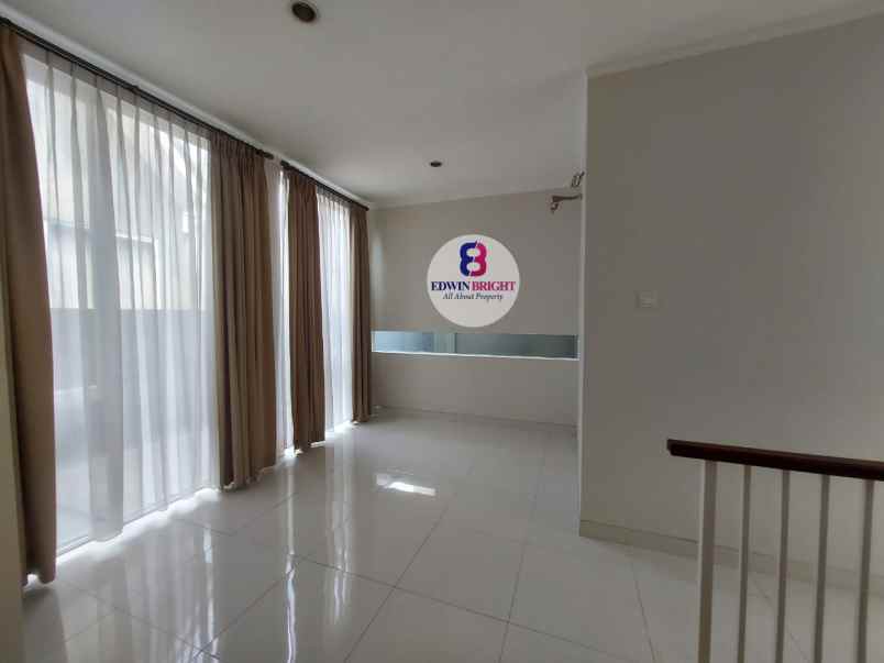 dijual rumah discovery bintaro jaya