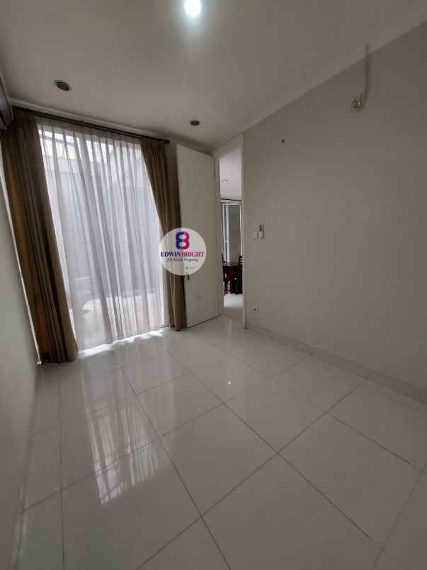 dijual rumah discovery bintaro jaya