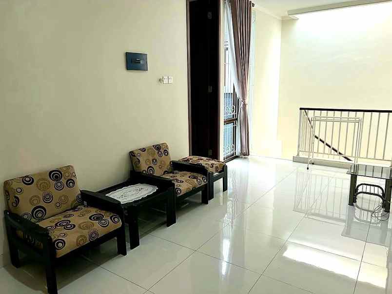 dijual rumah discovery lumina parigi