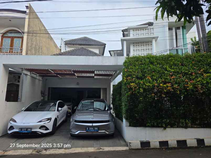 dijual rumah duren tiga