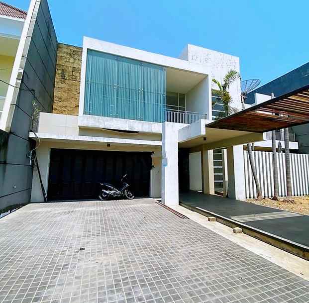 dijual rumah galaxy bumi permai araya