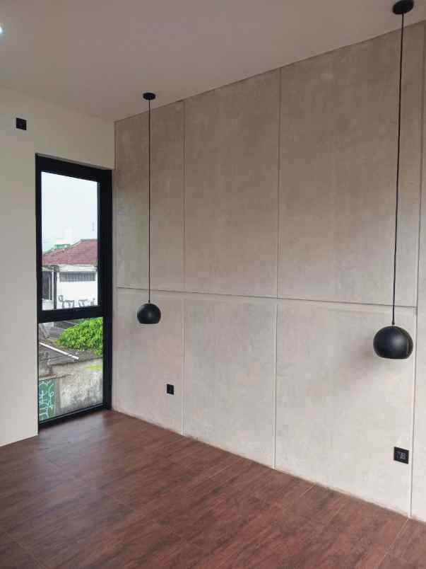 dijual rumah gatot subroti