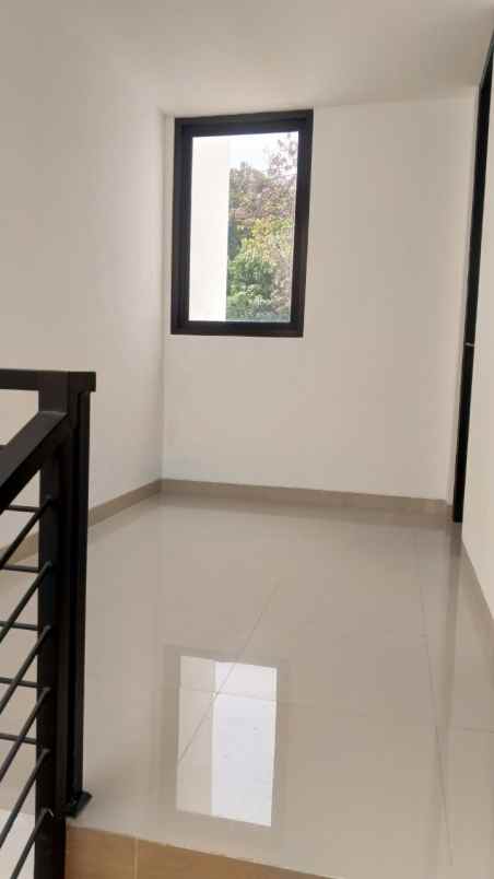 dijual rumah gayung kebonsari