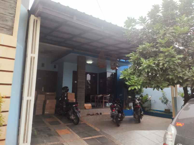 dijual rumah gedawang