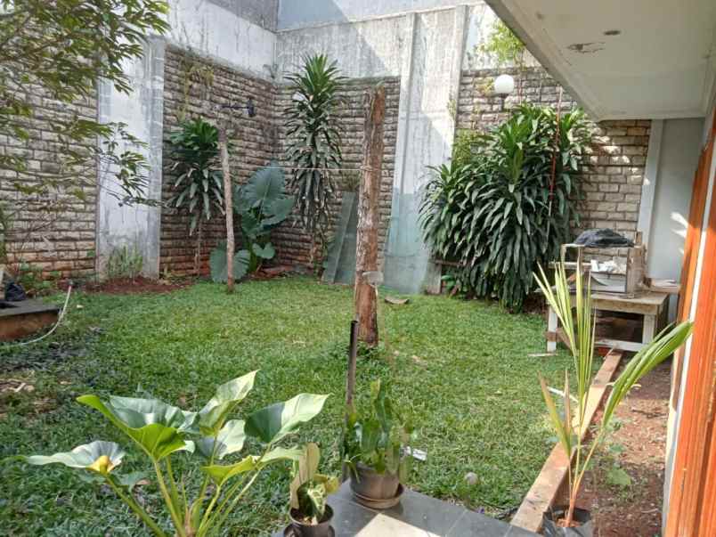 dijual rumah gedung pinang