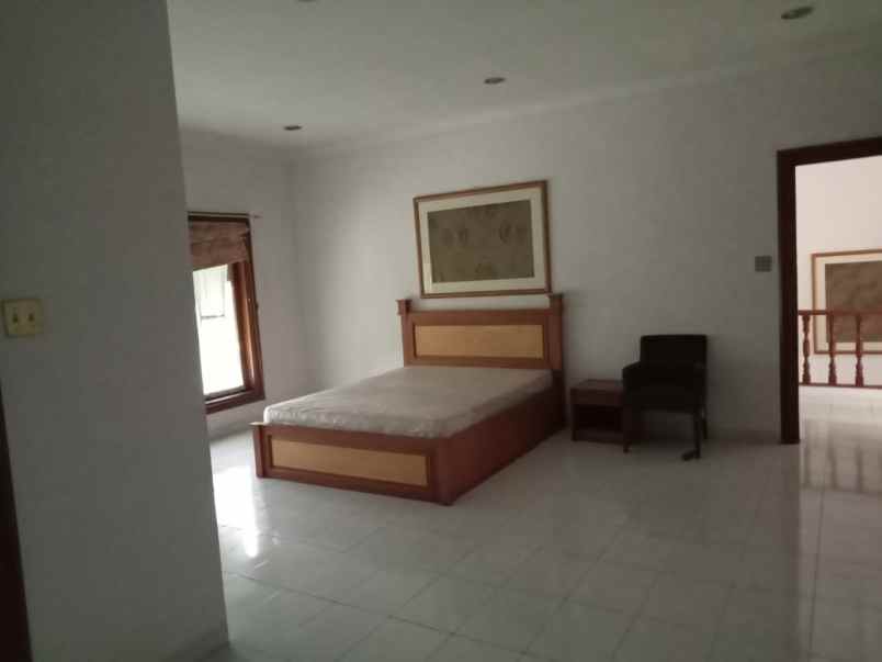 dijual rumah gedung pinang