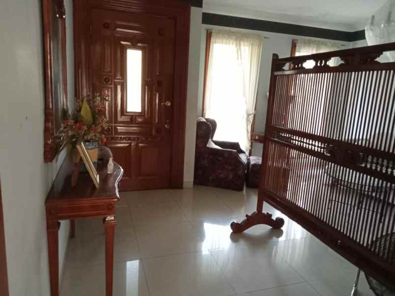 dijual rumah gedung pinang