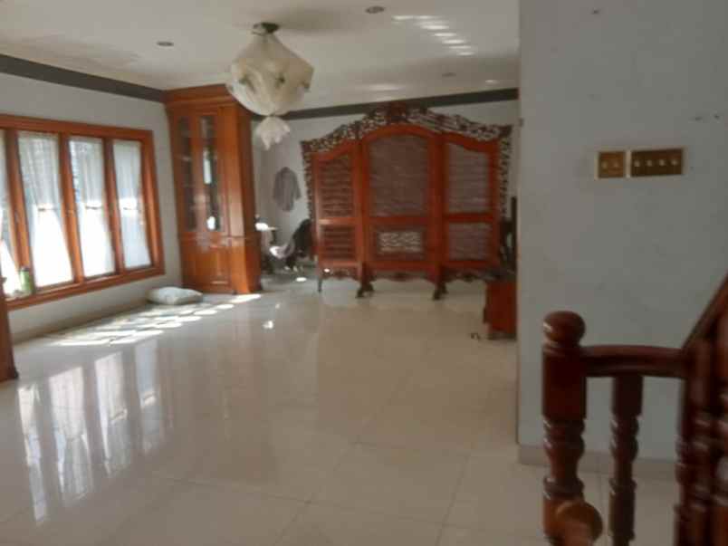 dijual rumah gedung pinang