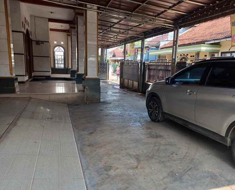 dijual rumah gg ross iii wanasari kec