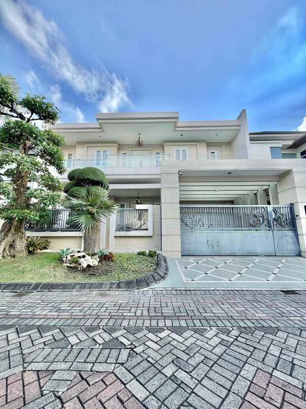 dijual rumah graha famili