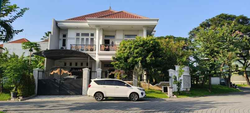dijual rumah graha famili