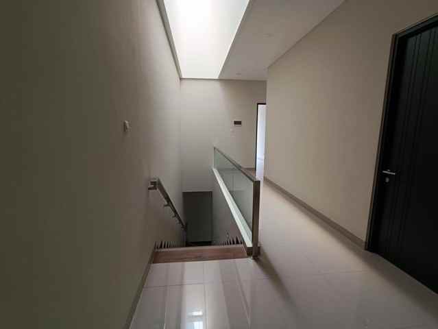 dijual rumah graha natura