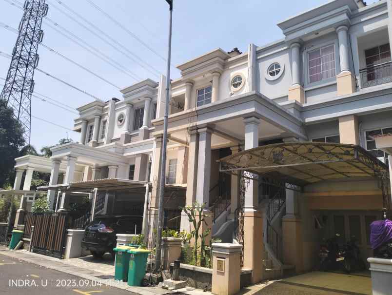 dijual rumah grande selatan blok 9