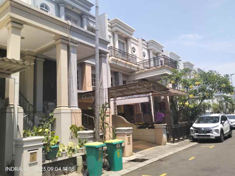 dijual rumah grande selatan blok 9