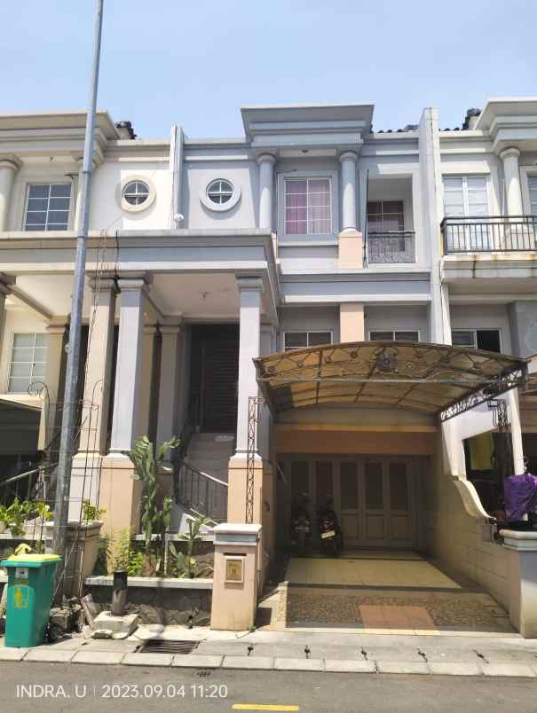 dijual rumah grande selatan blok 9