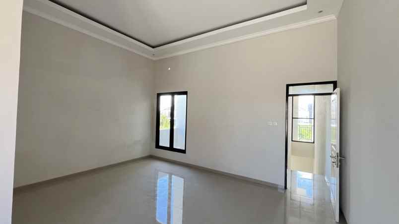 dijual rumah greenlake wonorejo