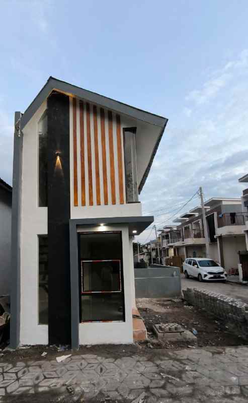 dijual rumah gununganyar