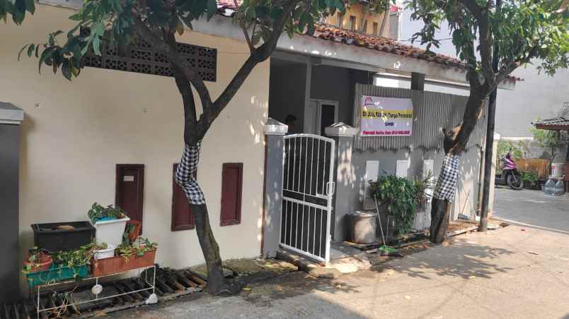 dijual rumah hook di ciledug tangerang