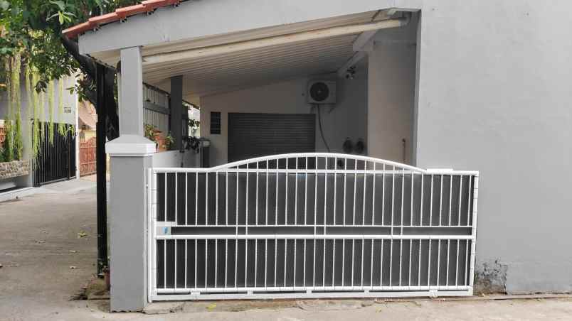 dijual rumah hook di ciledug tangerang