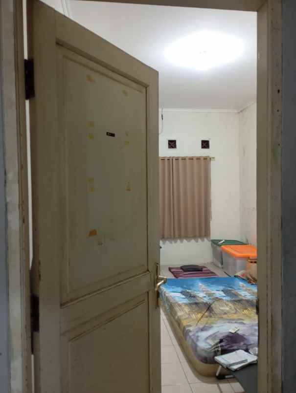 dijual rumah hook di ciledug tangerang