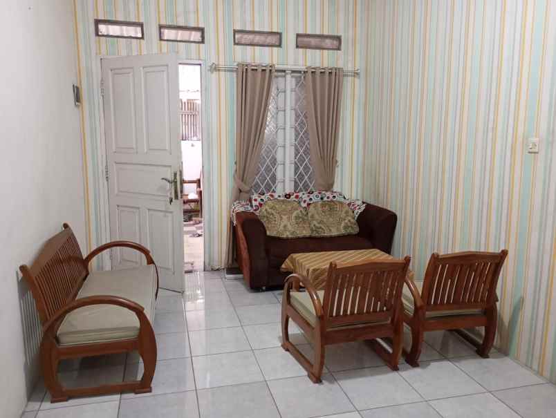 dijual rumah hook di ciledug tangerang