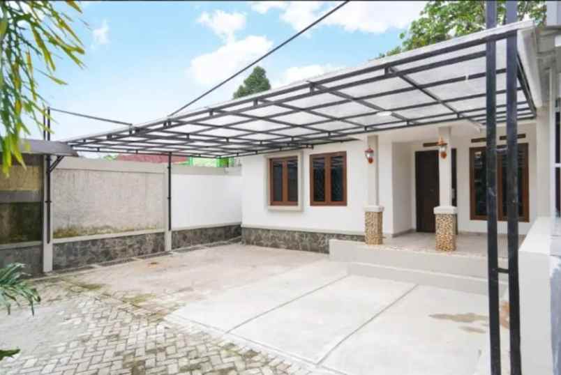 dijual rumah jagakarsa