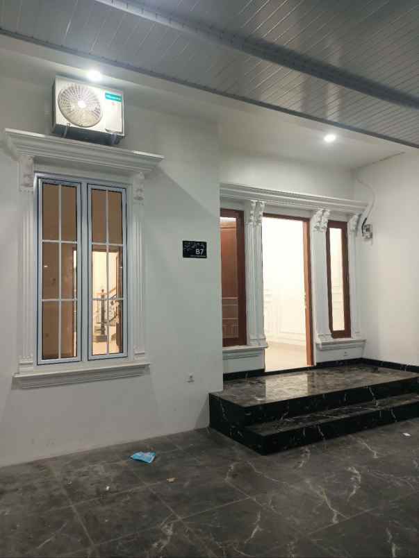 dijual rumah jagakarsa