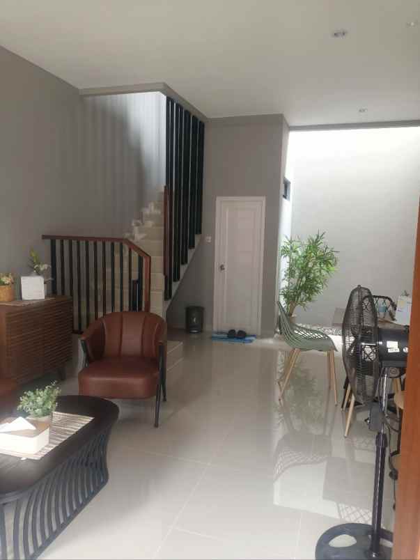 dijual rumah jagakarsa