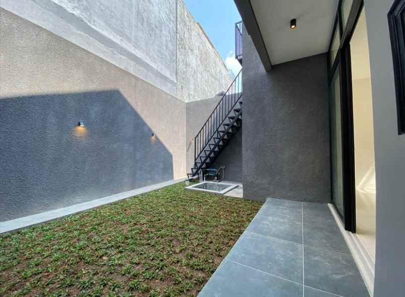 dijual rumah jagakarsa