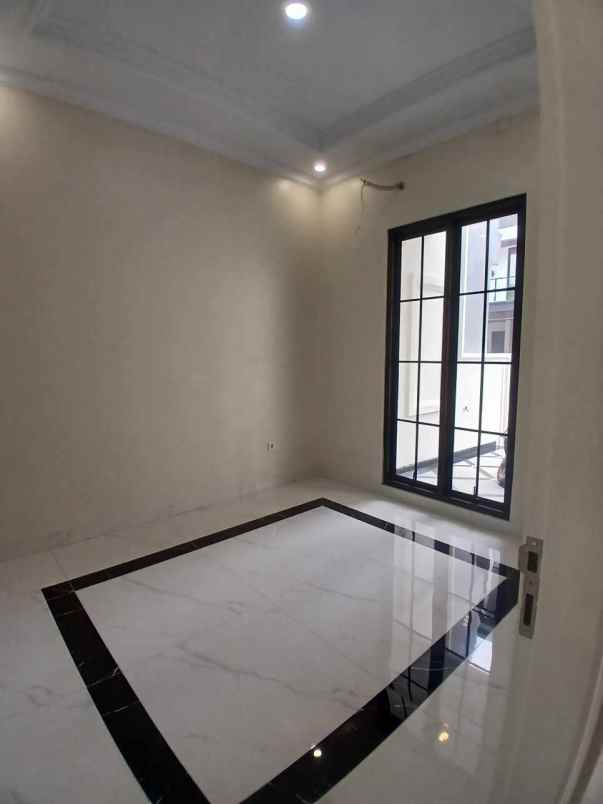 dijual rumah jagakarsa