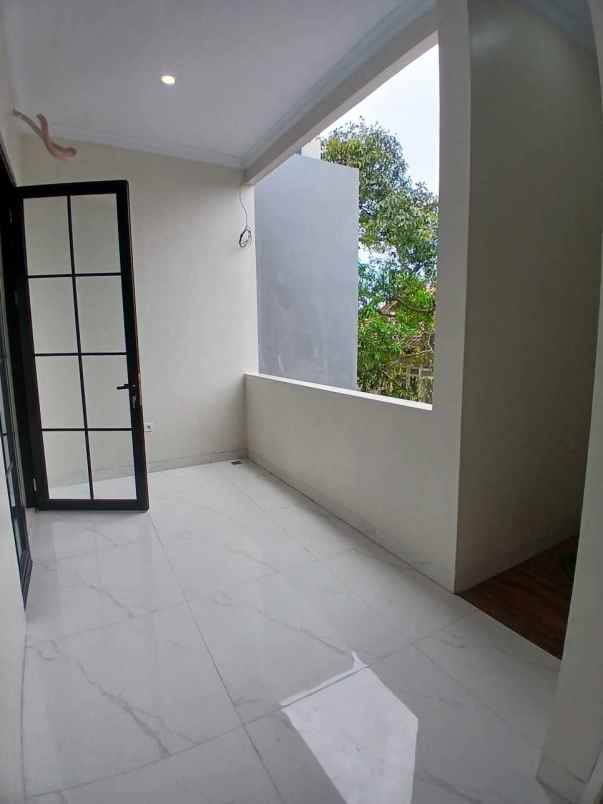 dijual rumah jagakarsa