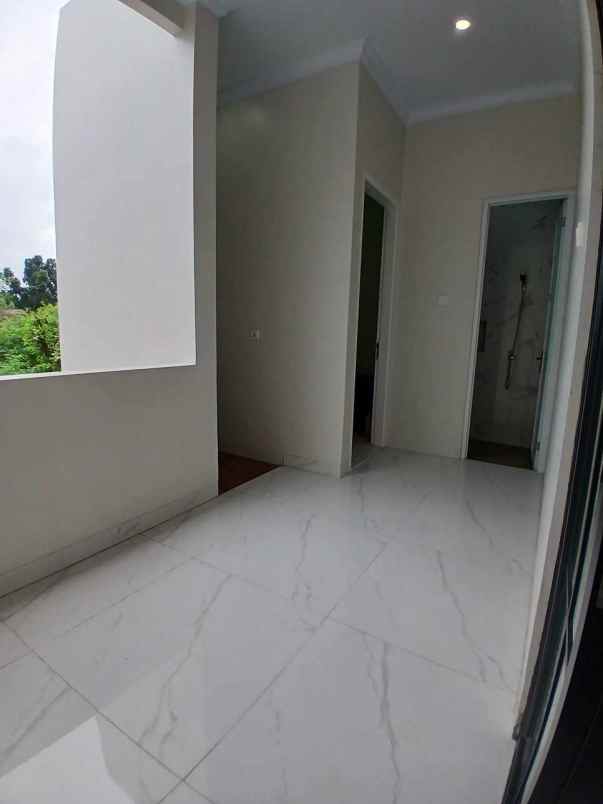 dijual rumah jagakarsa