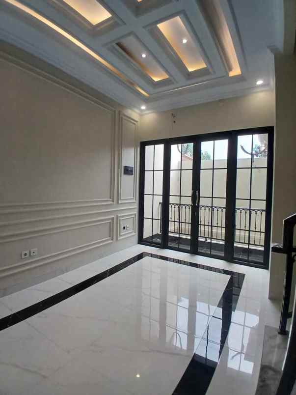 dijual rumah jagakarsa