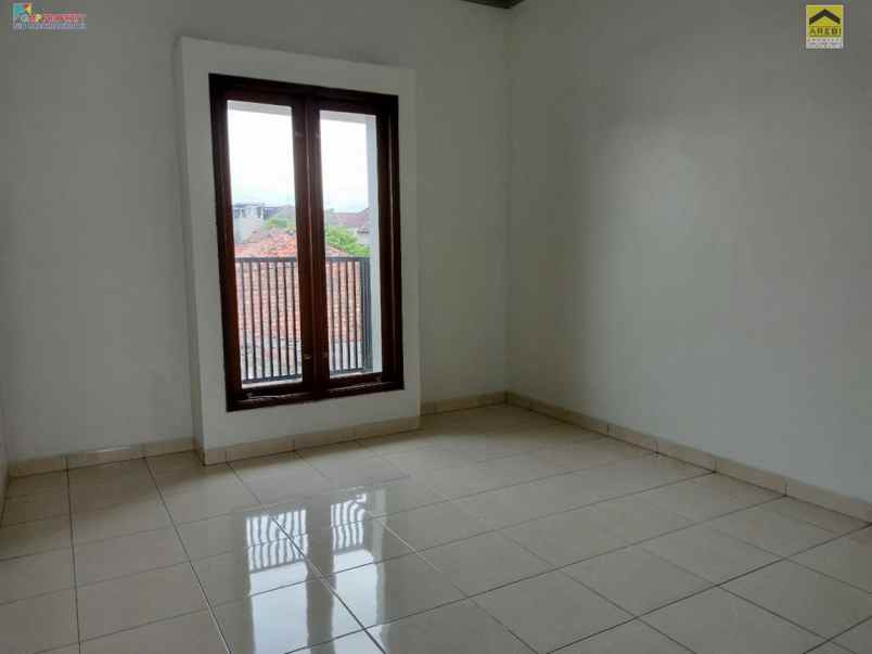 dijual rumah jagakarsa jakarta selatan