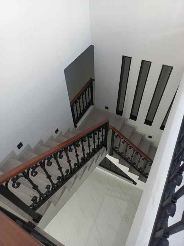 dijual rumah jagakarsa jakarta selatan