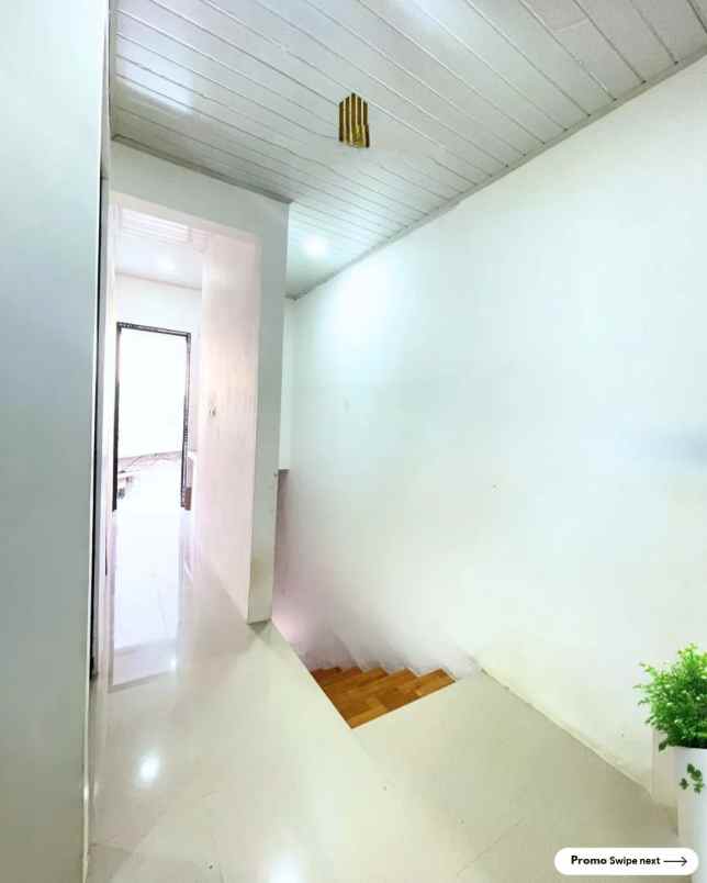 dijual rumah jalan boulevard graha raya