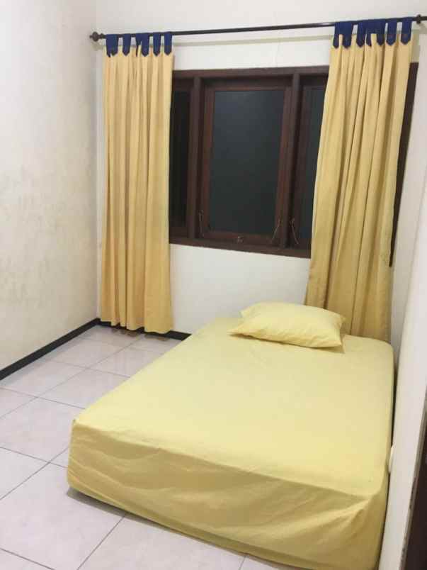 dijual rumah jalan buah2 an