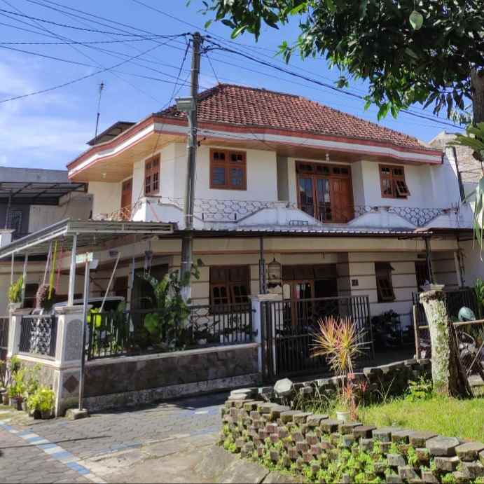 dijual rumah jalan danau ranau sawojajar