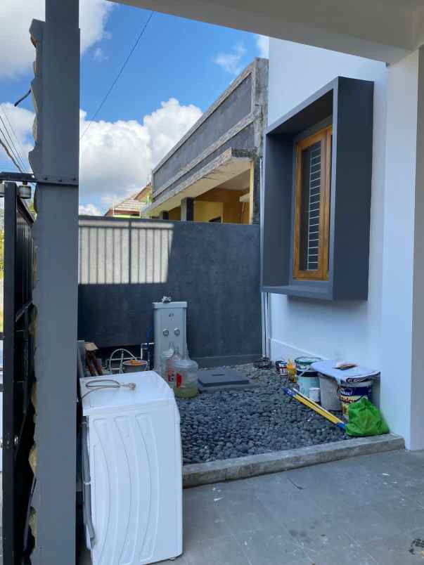 dijual rumah jalan goa gong