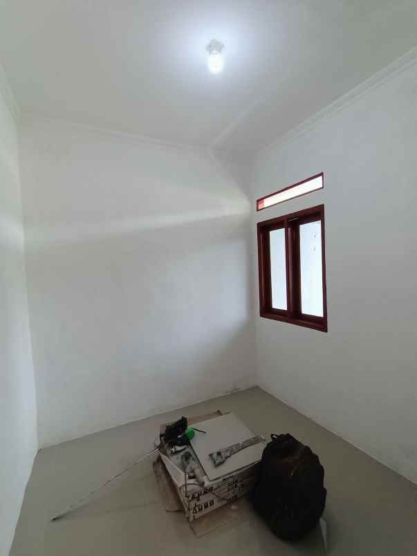 dijual rumah jalan haji kimah