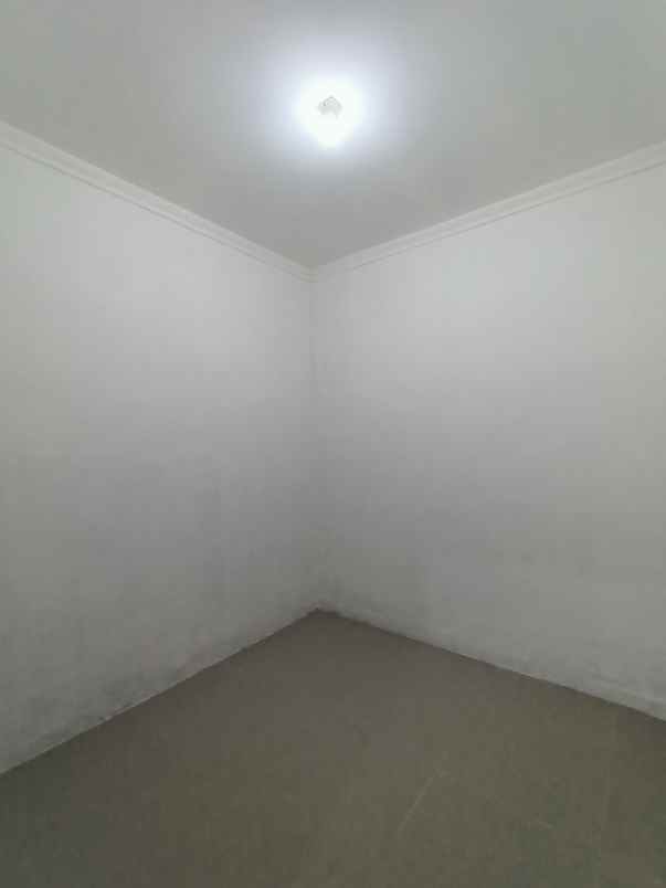 dijual rumah jalan haji kimah