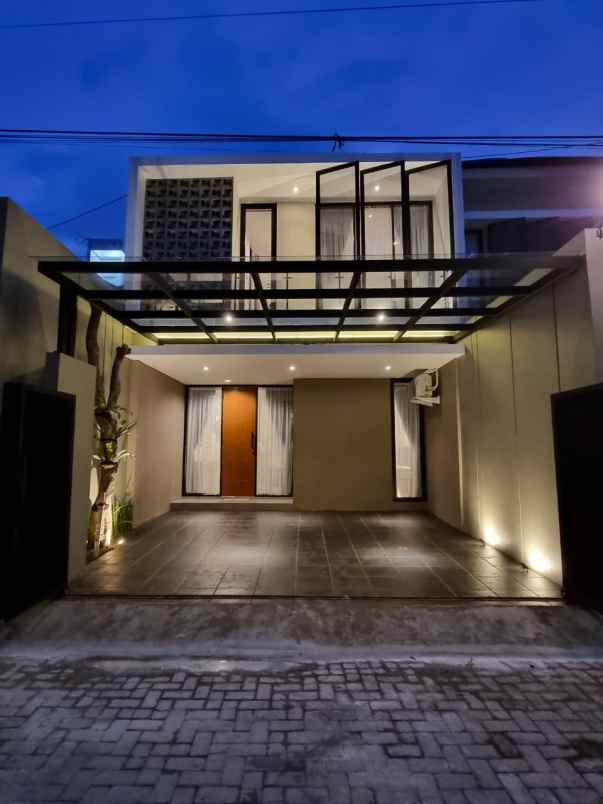 dijual rumah jalan kaliurang km 10