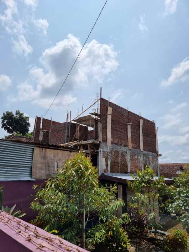 dijual rumah jalan kaliurang km 10