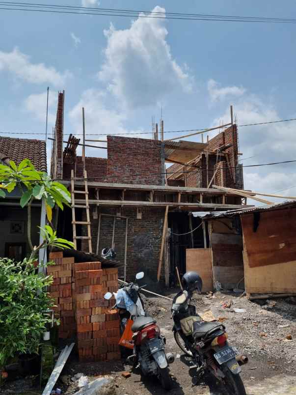 dijual rumah jalan kaliurang km 10