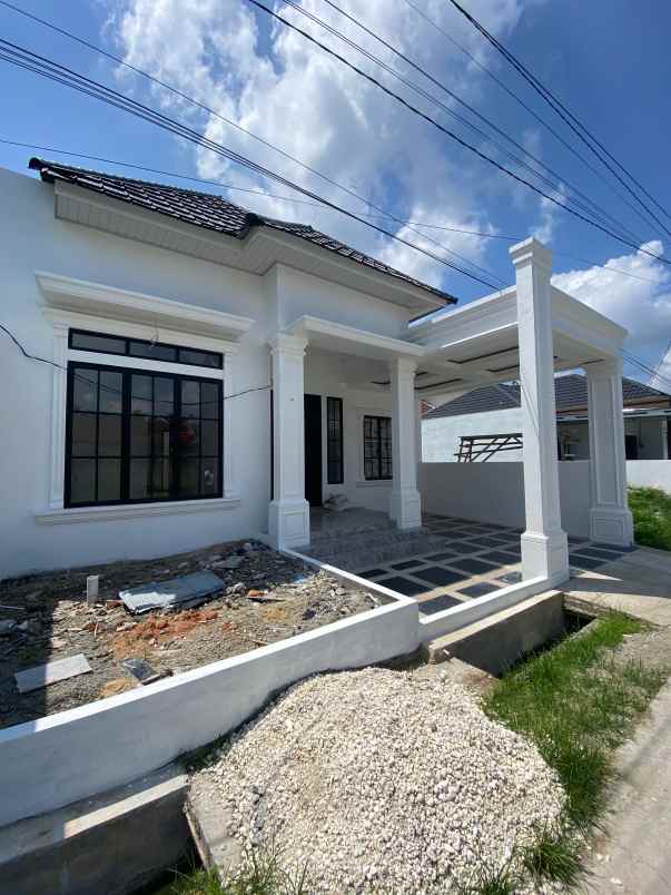 dijual rumah jalan kartama pekanbaru