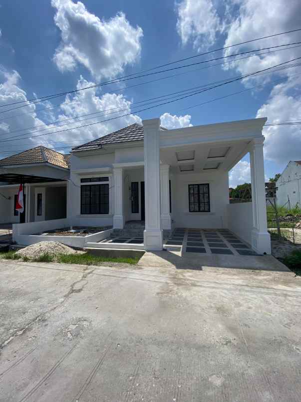 dijual rumah jalan kartama pekanbaru