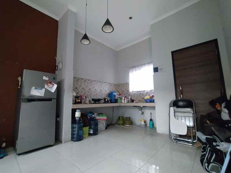 dijual rumah jalan kavling ui timur